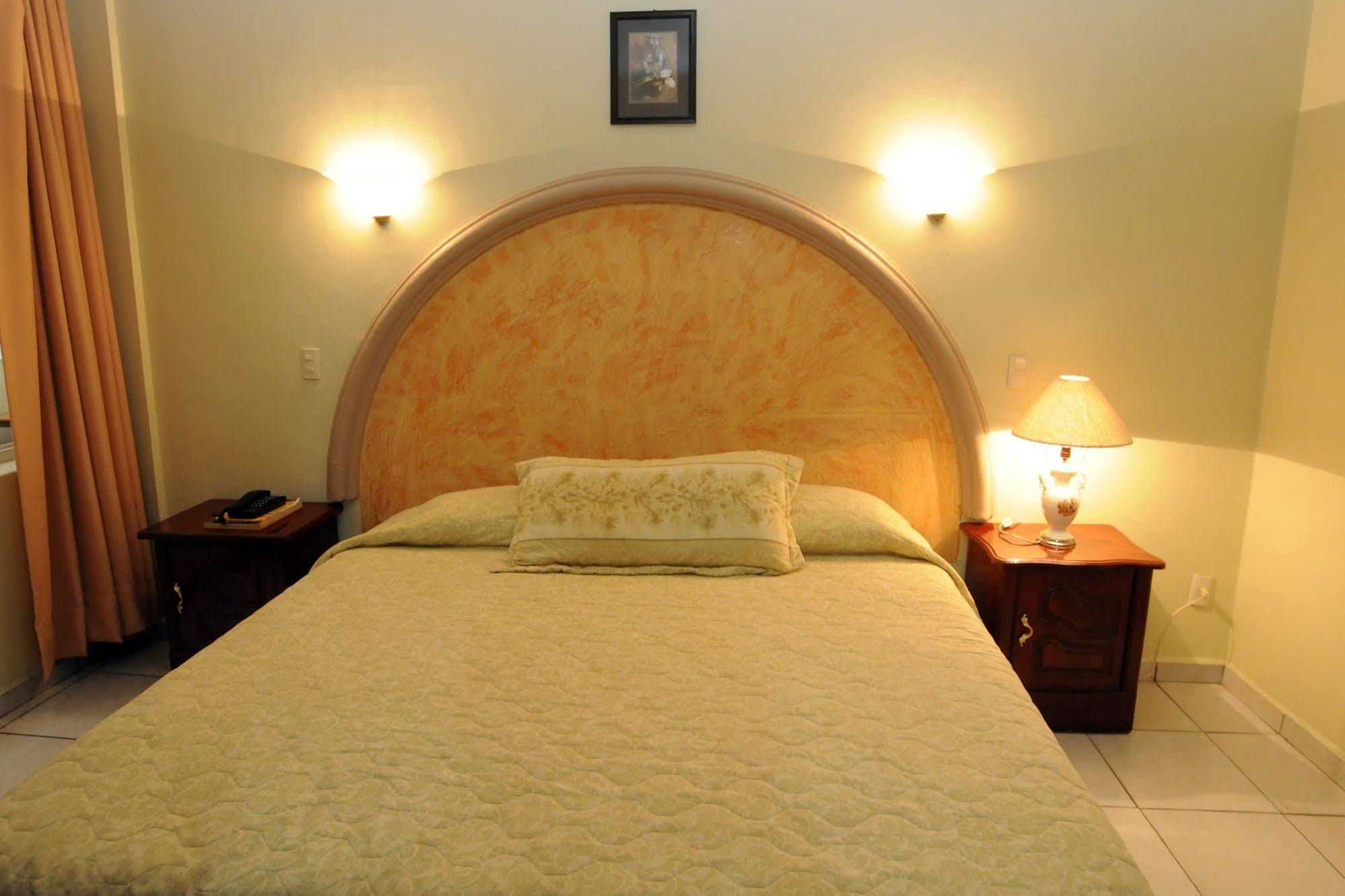 Hotel Plaza Sahuayo Εξωτερικό φωτογραφία