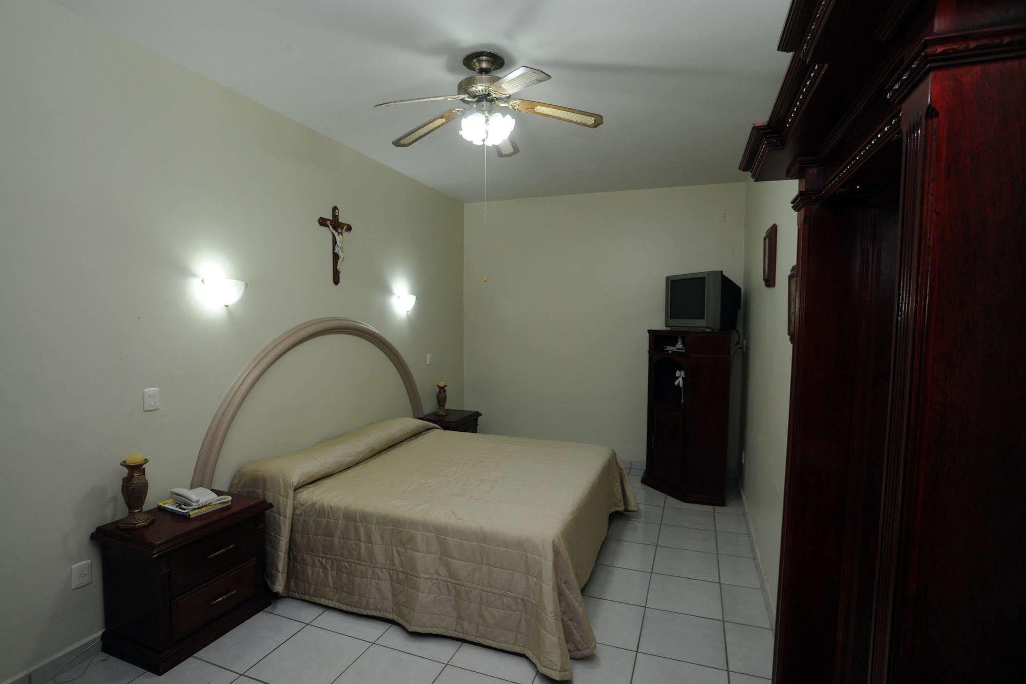 Hotel Plaza Sahuayo Εξωτερικό φωτογραφία